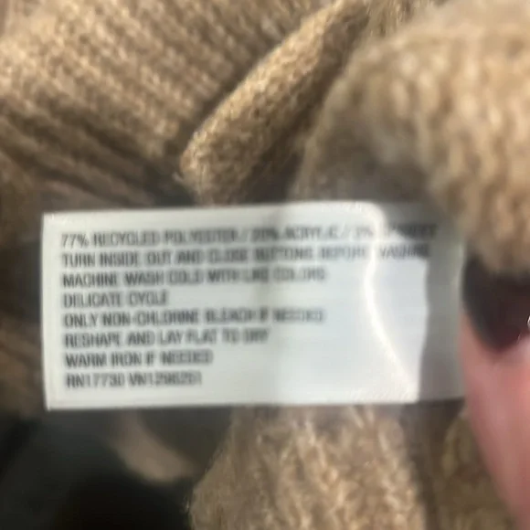 Oversized camel sweater - Picture 3 of 3